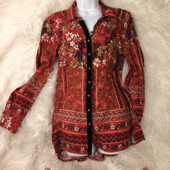 Anthropologie Tops - Georgeous Anthro tunic with beading, velvet